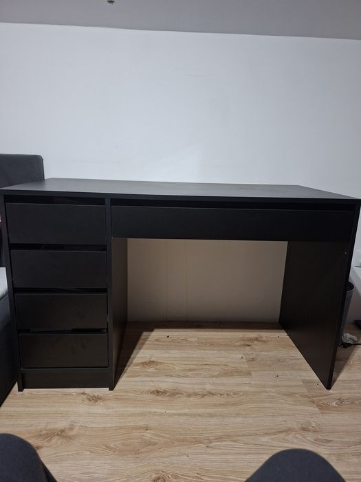 Czarne biurko mało używane