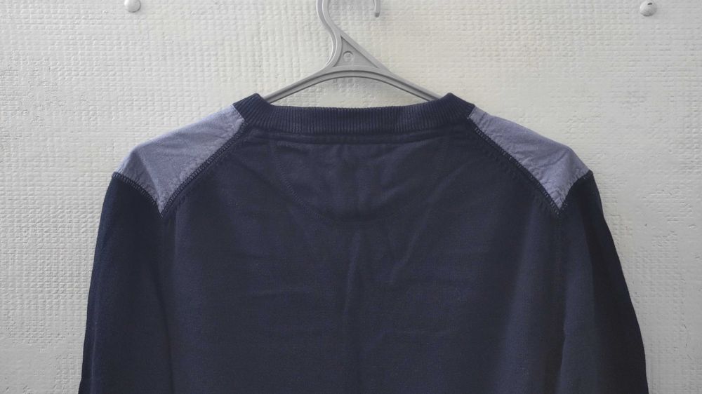 Светр чоловічий s Oliver

розмір:  XL