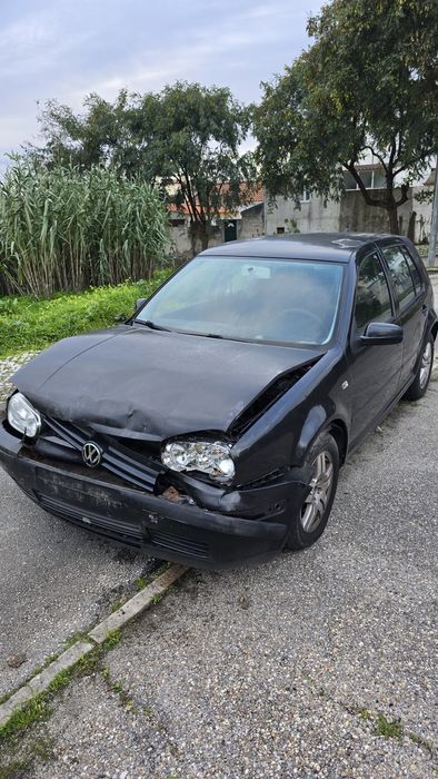Carro pra peças wv golf IV 2000