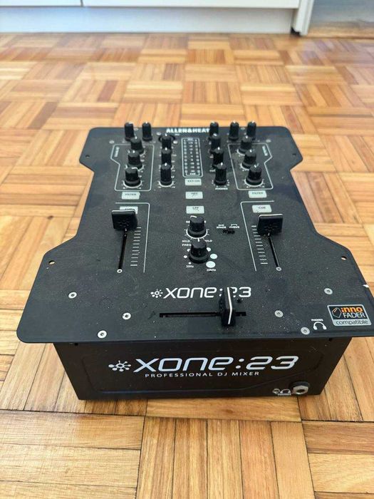 Mesa de Mistura Allen & Heath Xone:23 (Mixer DJ)