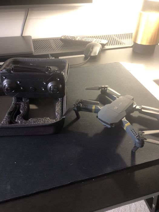 Objeto voador para diversão64752311563906120