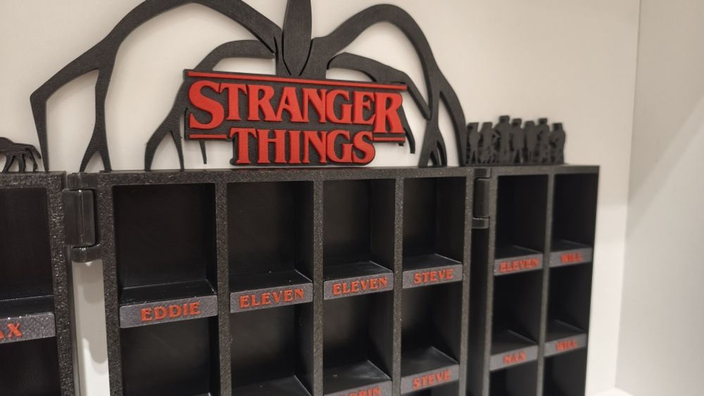 Шкатулка, поличками для фігурок Kinder Joy Stranger Things  Дивні Дива