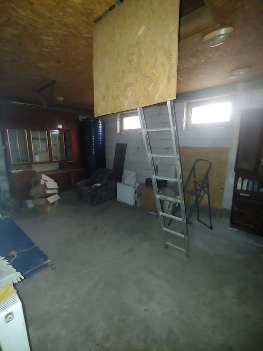 Новий будинок неподалік від центру