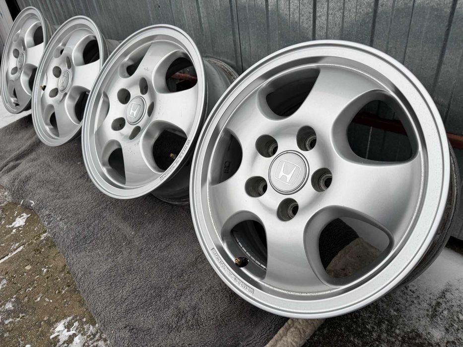 4x Felgi alufelgi aluminiowe alusy 15" 5x114,3 Honda CR-V HR-V