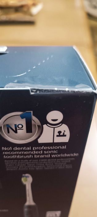 Нова зубна електрощітка Philips sonicare 4100