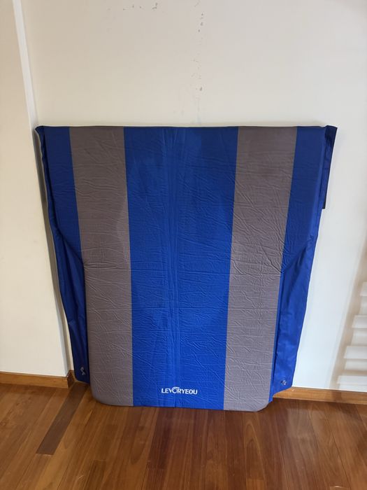 Desocupação – Mesa c/ 4 Cadeiras + Móvel TV + Estrado + Colchão de Camping