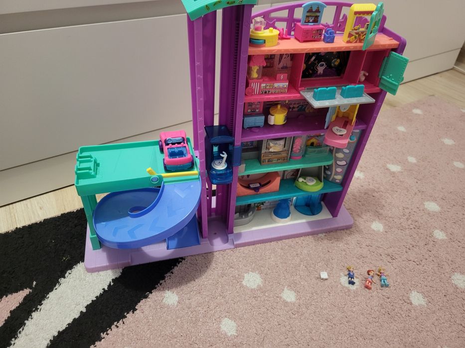 Polly Pocket  shopping