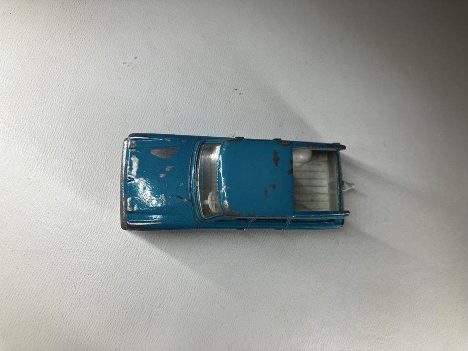 No 42 - Studebaker Lark Wagonaire - Matchbox Lesney