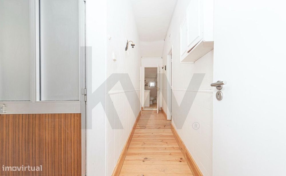 Apartamento T2 * Bairro de Inglaterra * Varanda c/ Vista de Cidade