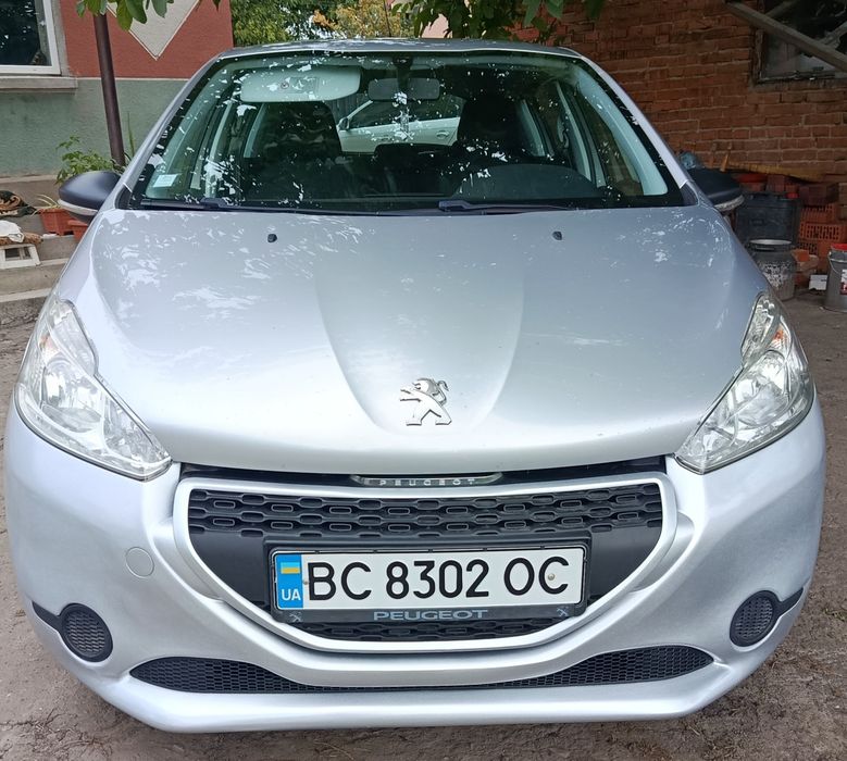 Peugeot 208 , Пежо 208