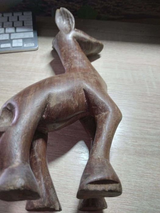 Африканські дерев'яні ВИРОБИ (тваринки,статуетки)