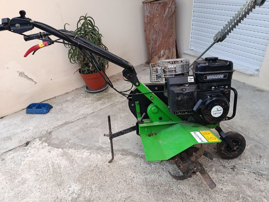 Motocultivadora a gasolina