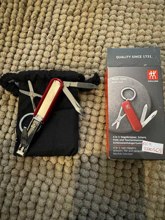 Scyzoryk Wielofunkcyjny Zwilling Classic Inox - Czerwony 20046(3)