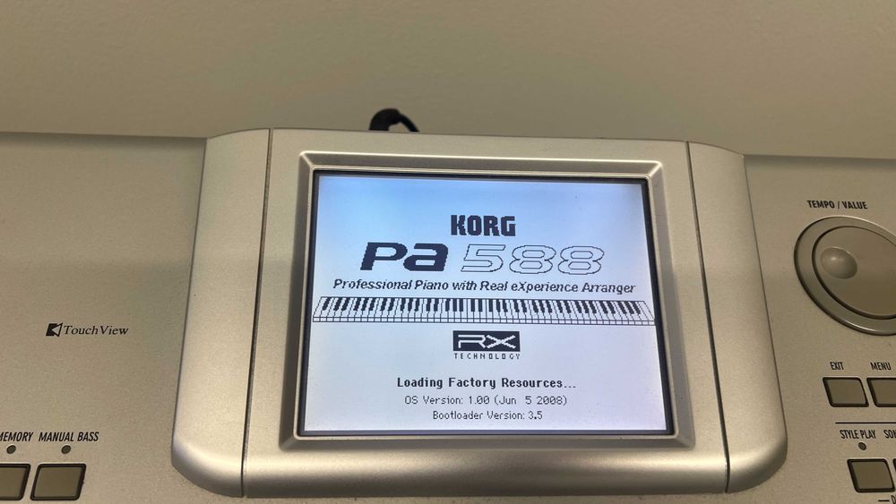 Korg PA588 — професійний музичний інструмент для сцени, студії та натхнення