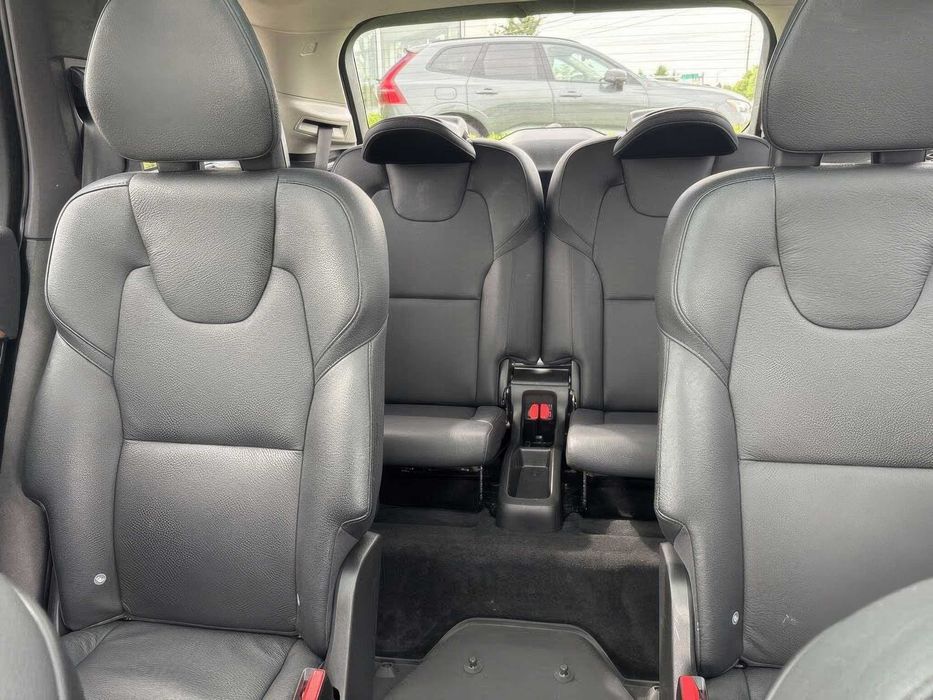 Volvo Xc90      2024