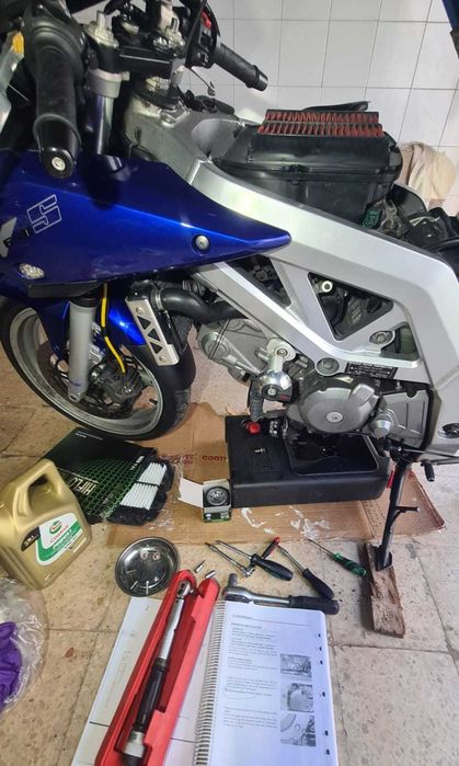 Suzuki SV650S 2005 (suspensão nova Ohlins)