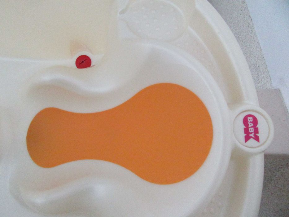 Banheira Antiderrapante Ok Baby com Barras de Fixação