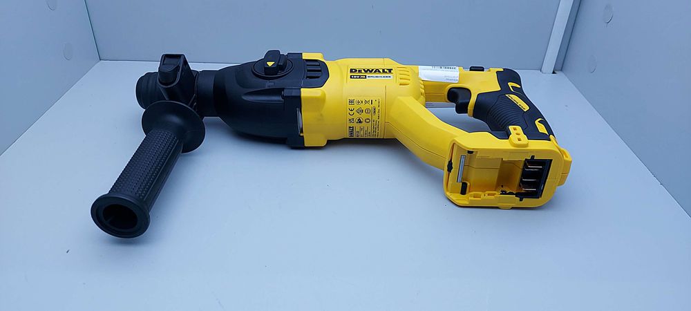 Перфоратор  DeWalt DCH133 (Аккам+СЗУ)
