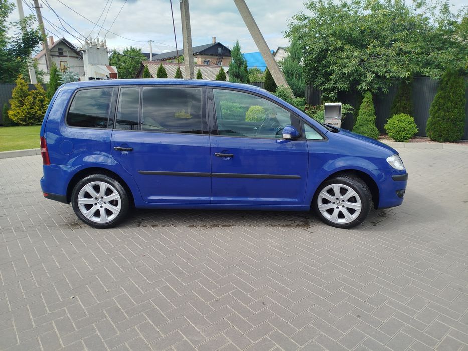 Volkswagen Touran в гарному стані.
