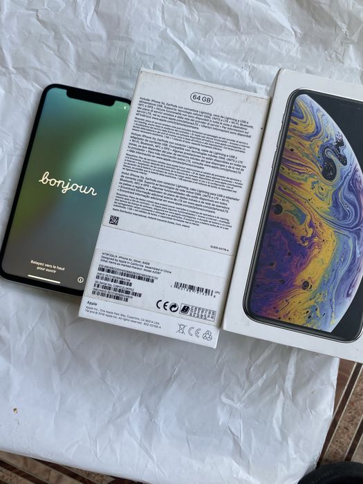 iPhone xs 64 гб, отличное состояние.