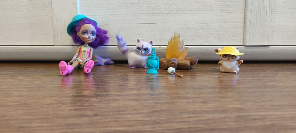 Sprzedam enchatimals ognisko przyjaciół