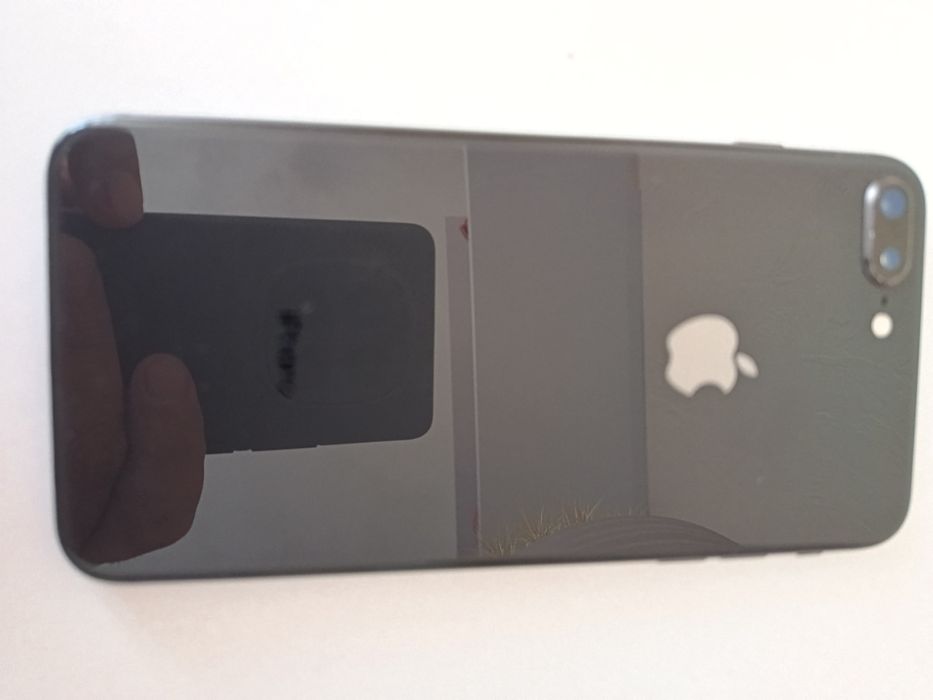 iPhone 8 plus телефон