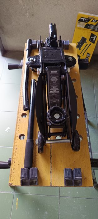 Macaco hidráulico 2T