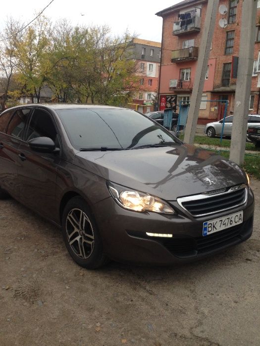 Peugeot 308 sw .