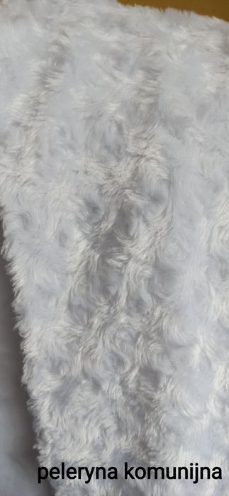 Pelerynka komunijna.