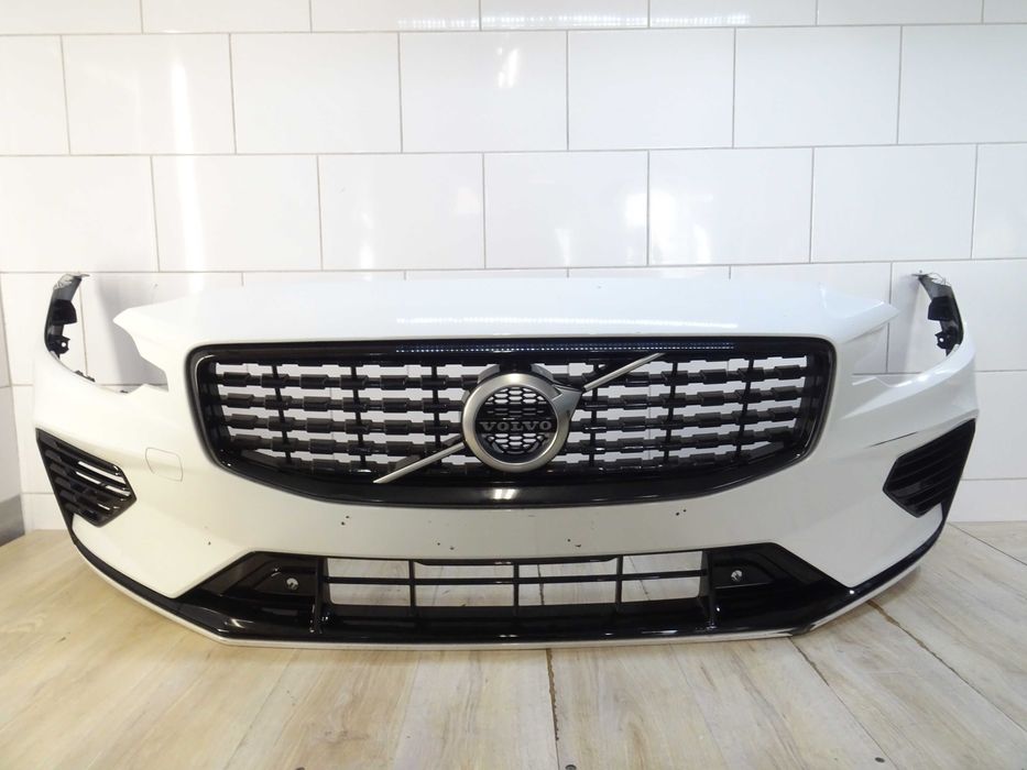 Zderzak przód przedni VOLVO V60 II S60 III R-DESIGN 31690530 LLU