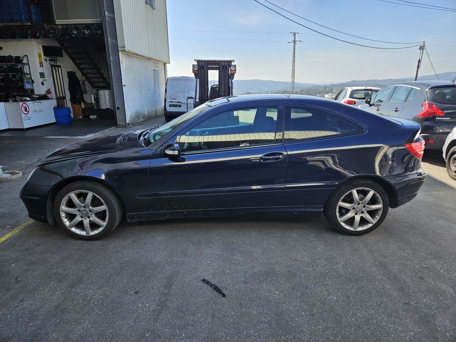 Mercedes-Benz Sport Coupé 2.0 Kompressor de 2002 para peças