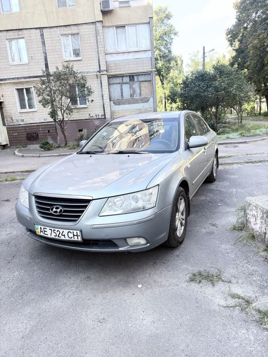 Продам HYUNDAI SONATA 2008 года 2,0 бензин