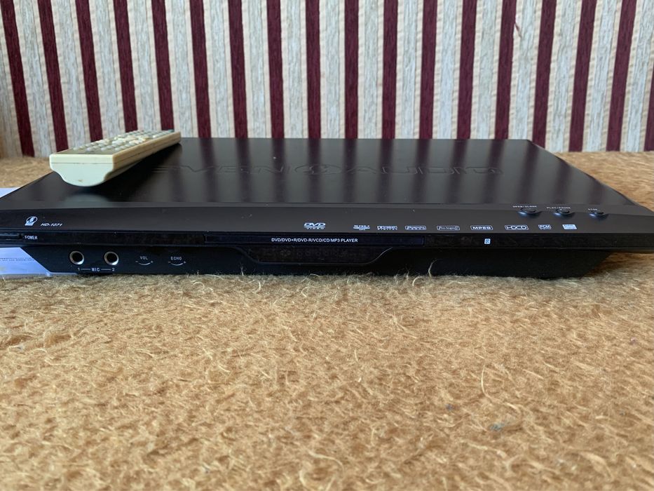 DVD-програвач SVEN HD-1071 з пультом