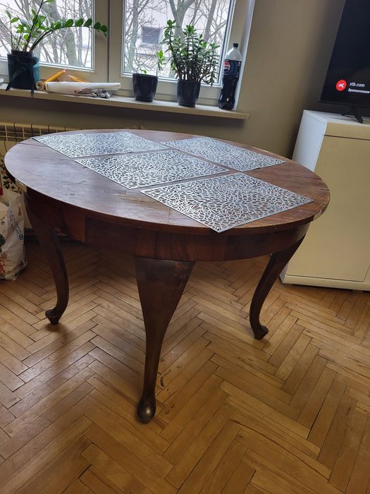 Solidny stół okrągły