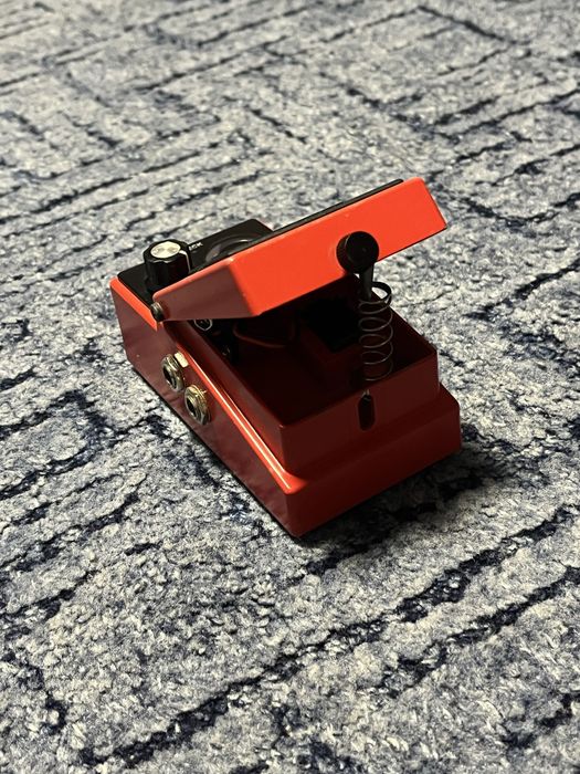 Loop Station (looper), (лупер).