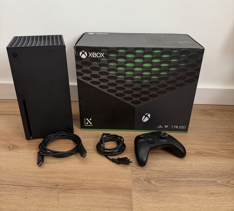 Xbox Series X + pad + oryginalne opakowanie