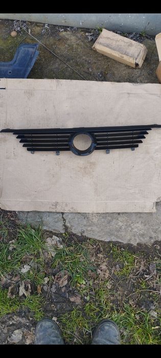 Решітка радіатора Вектра Б