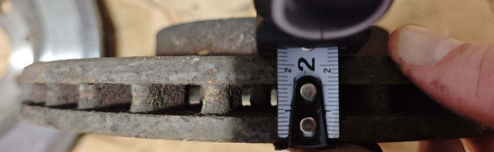 Комплект тормозних дисків та колодок на Renault Logan 2