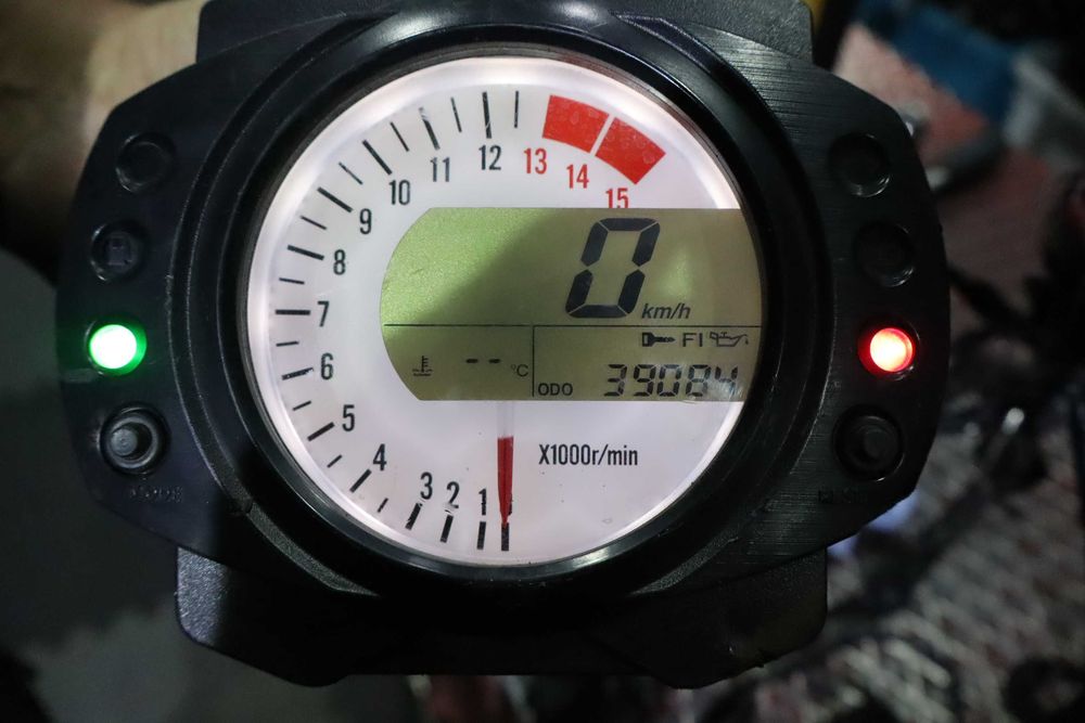 Kawasaki ZX10 ano 2006 para peças.