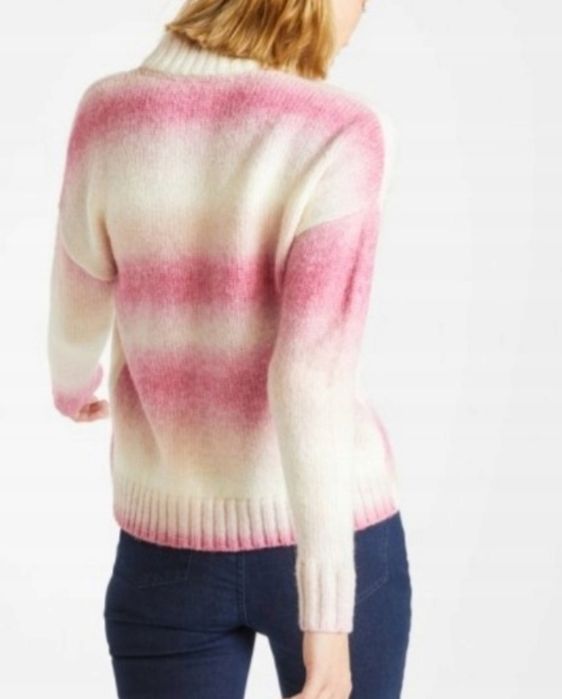 Cieniowany sweter z domieszką wełny firmy Bonprix.