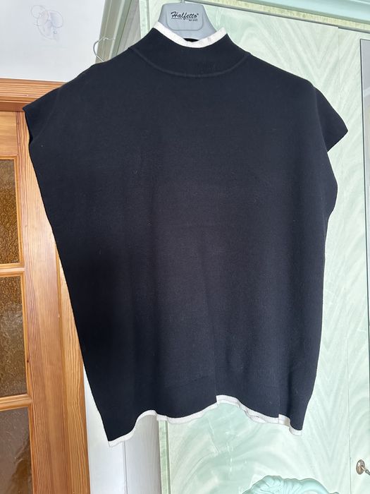 Свитер- безрукавка