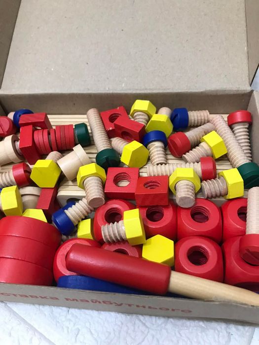 Новий дерев'яний конструктор