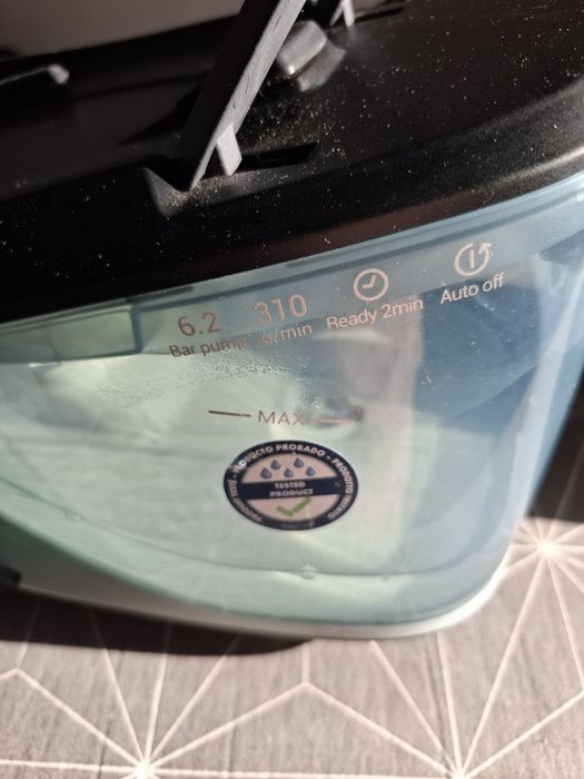 Ferro a vapor com caldeira