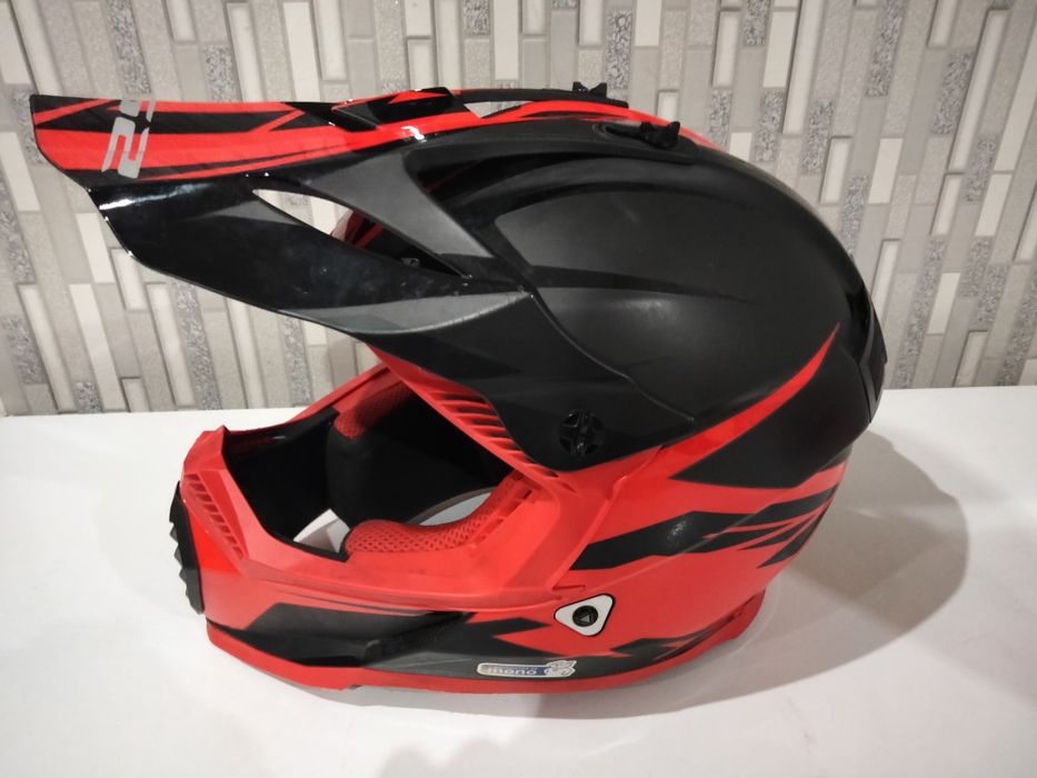 Продам мотошолом ls 2