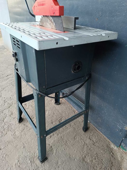 Циркулярна пила Herkules TK250UV