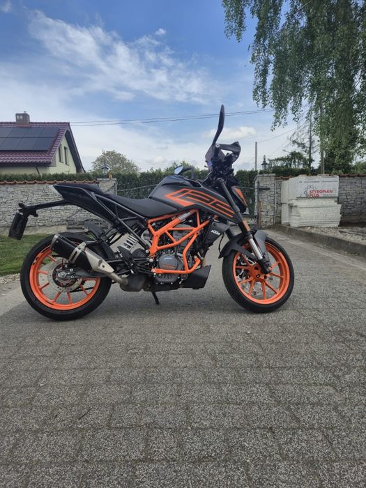 Ktm Duke 125 2022 rok mocno doposażony stan idealny