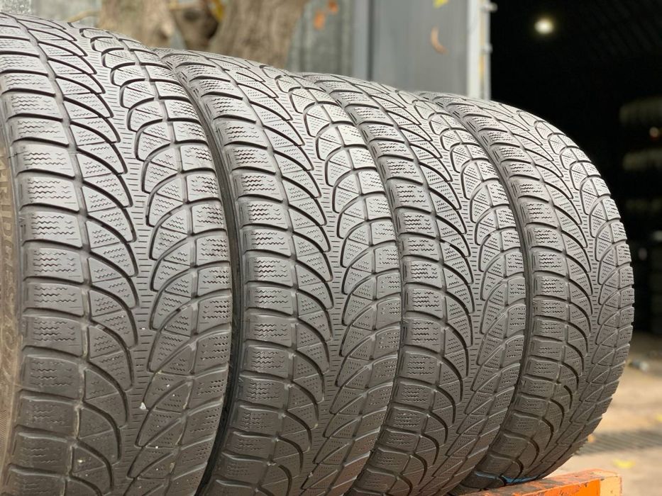 Шини зимові 4шт 215/45 R17 Bridgestone Blizzak LM32