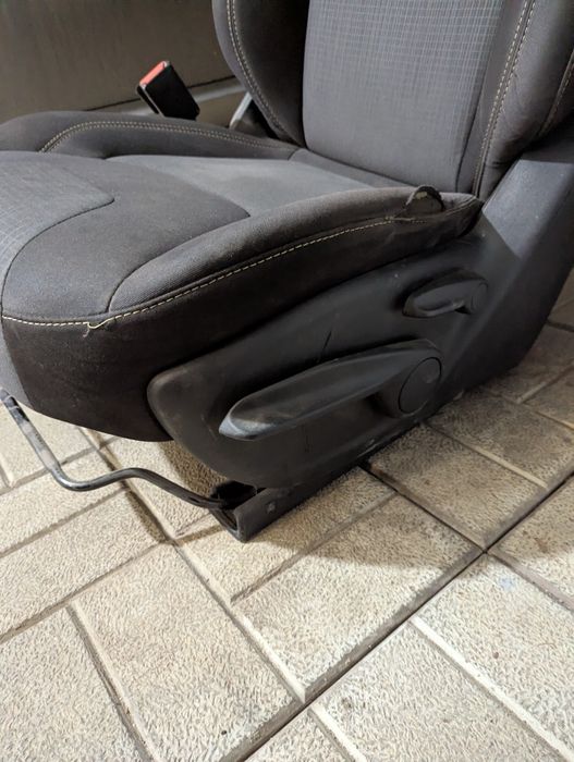 Сидіння Jeep Cherokee водійське крісло