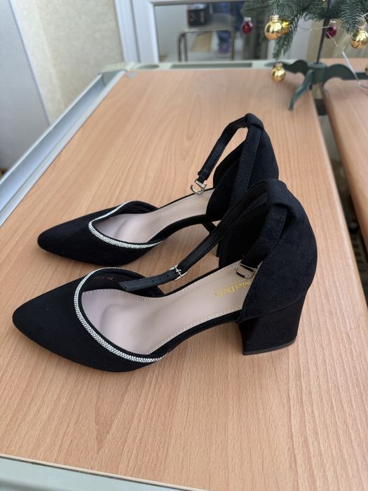 Туфлі Взуття Підбори