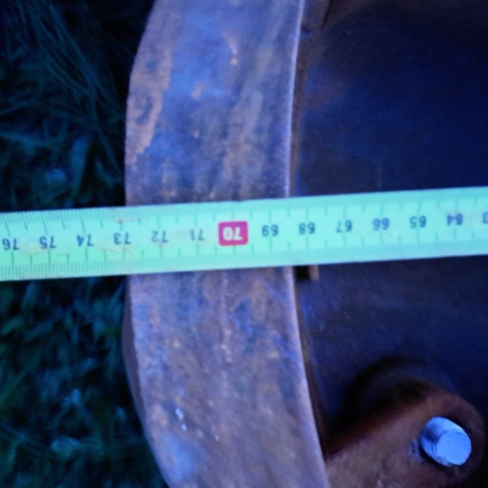 Właz żeliwny d 600 40 tonowy